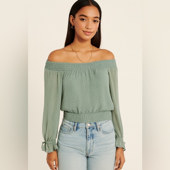 Abercrombie & Fitch Tops - Abercrombie & Fitch XS Green Polka Dot Off the Shoulder Blouse Top